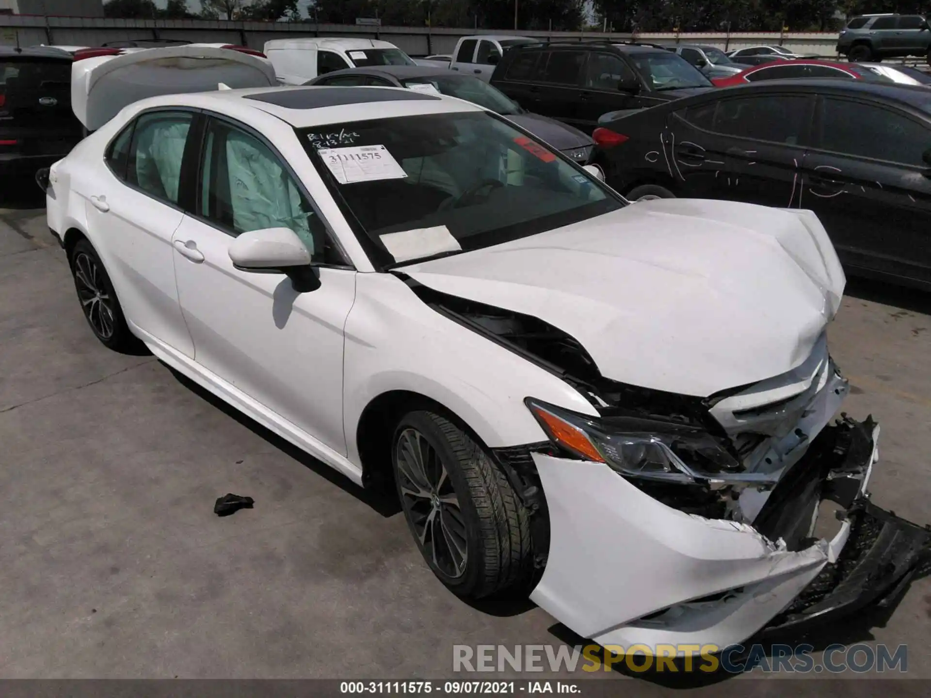 1 Photograph of a damaged car 4T1B11HK5KU277932 TOYOTA CAMRY 2019