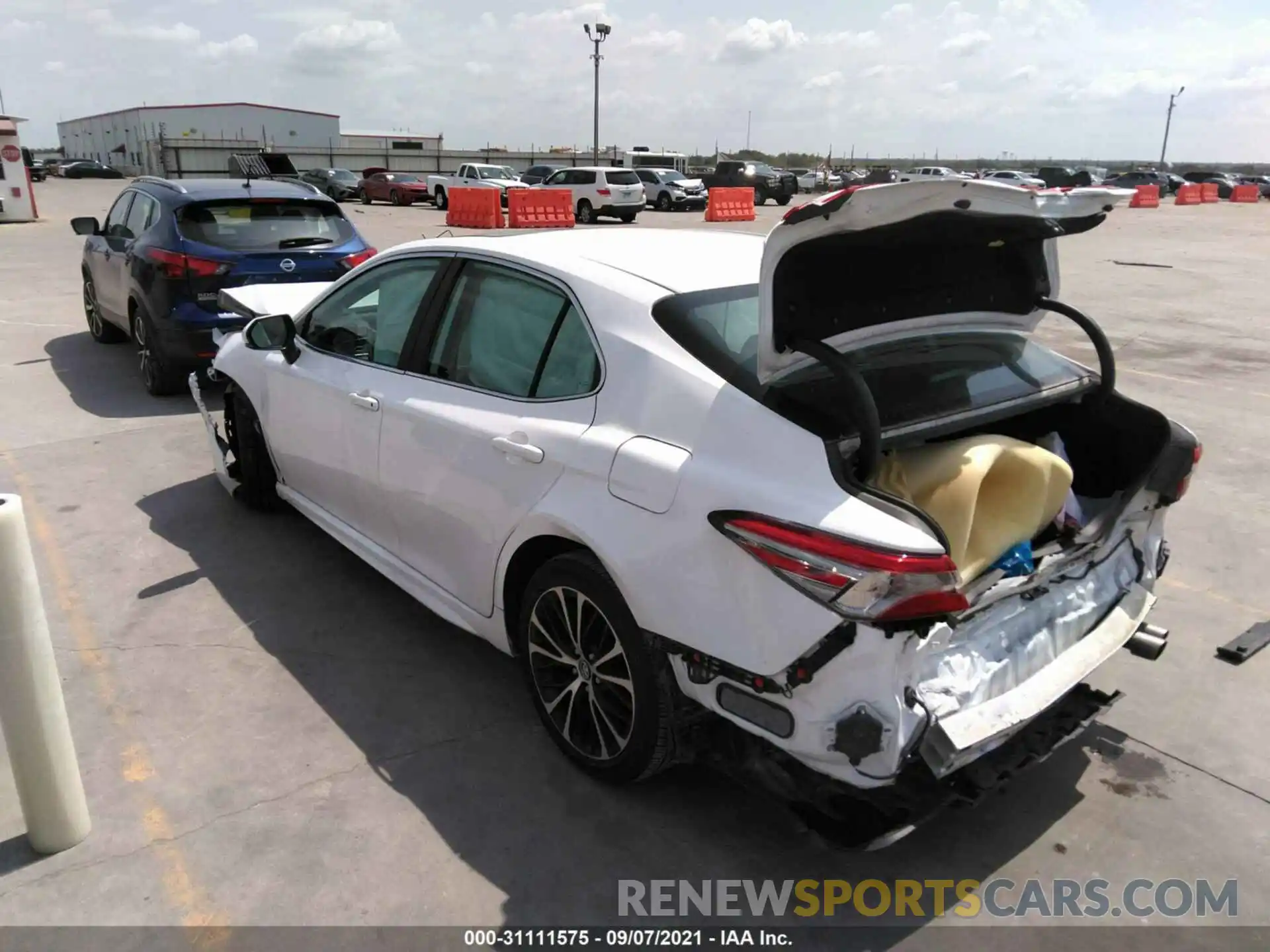 3 Photograph of a damaged car 4T1B11HK5KU277932 TOYOTA CAMRY 2019