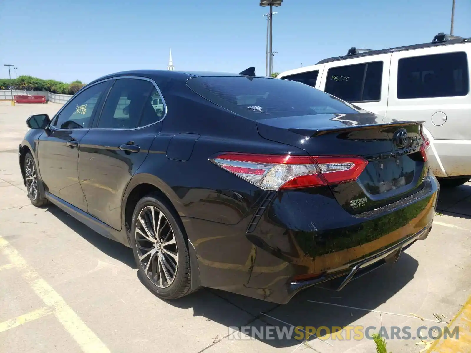 3 Photograph of a damaged car 4T1B11HK5KU280023 TOYOTA CAMRY 2019