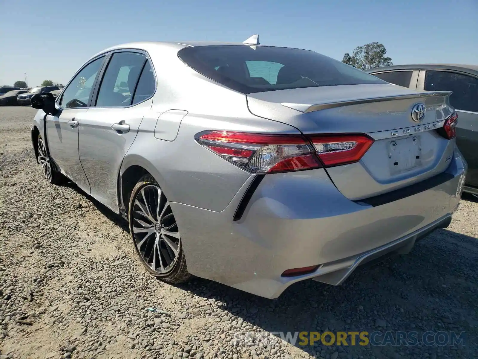 3 Photograph of a damaged car 4T1B11HK5KU280961 TOYOTA CAMRY 2019