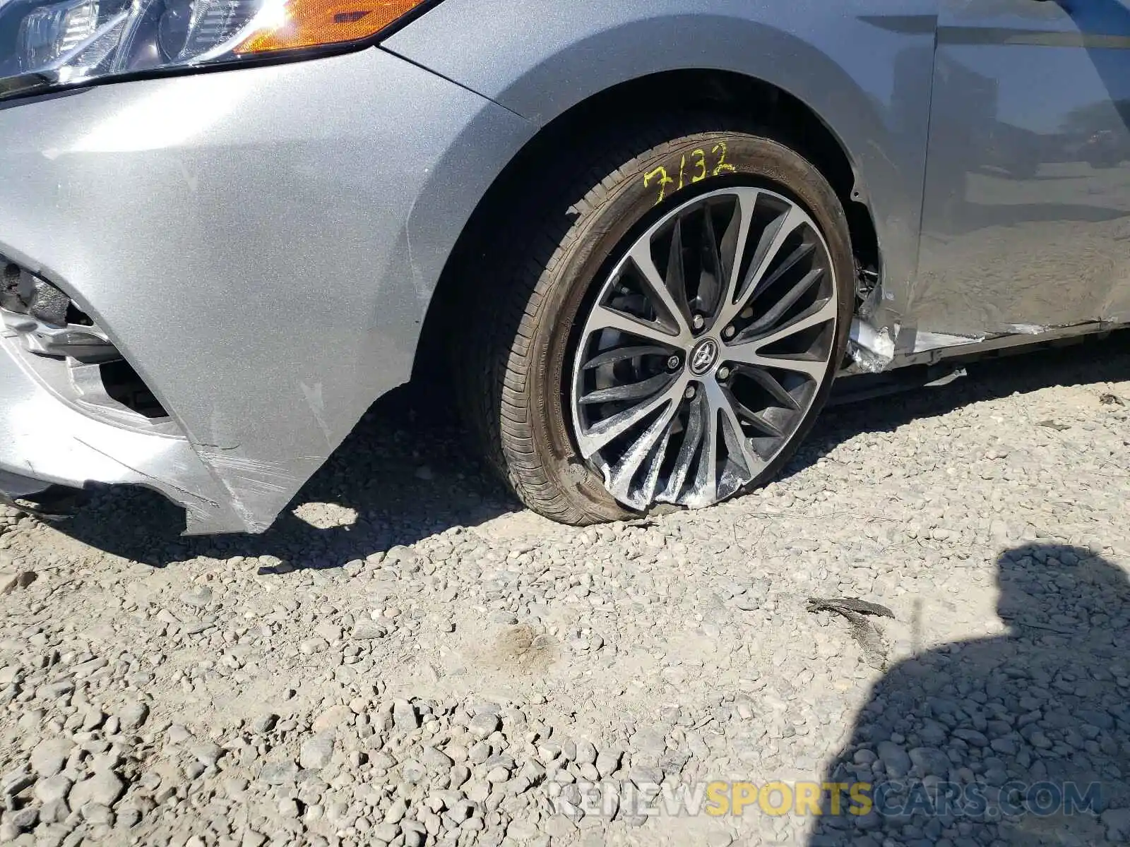 9 Photograph of a damaged car 4T1B11HK5KU280961 TOYOTA CAMRY 2019