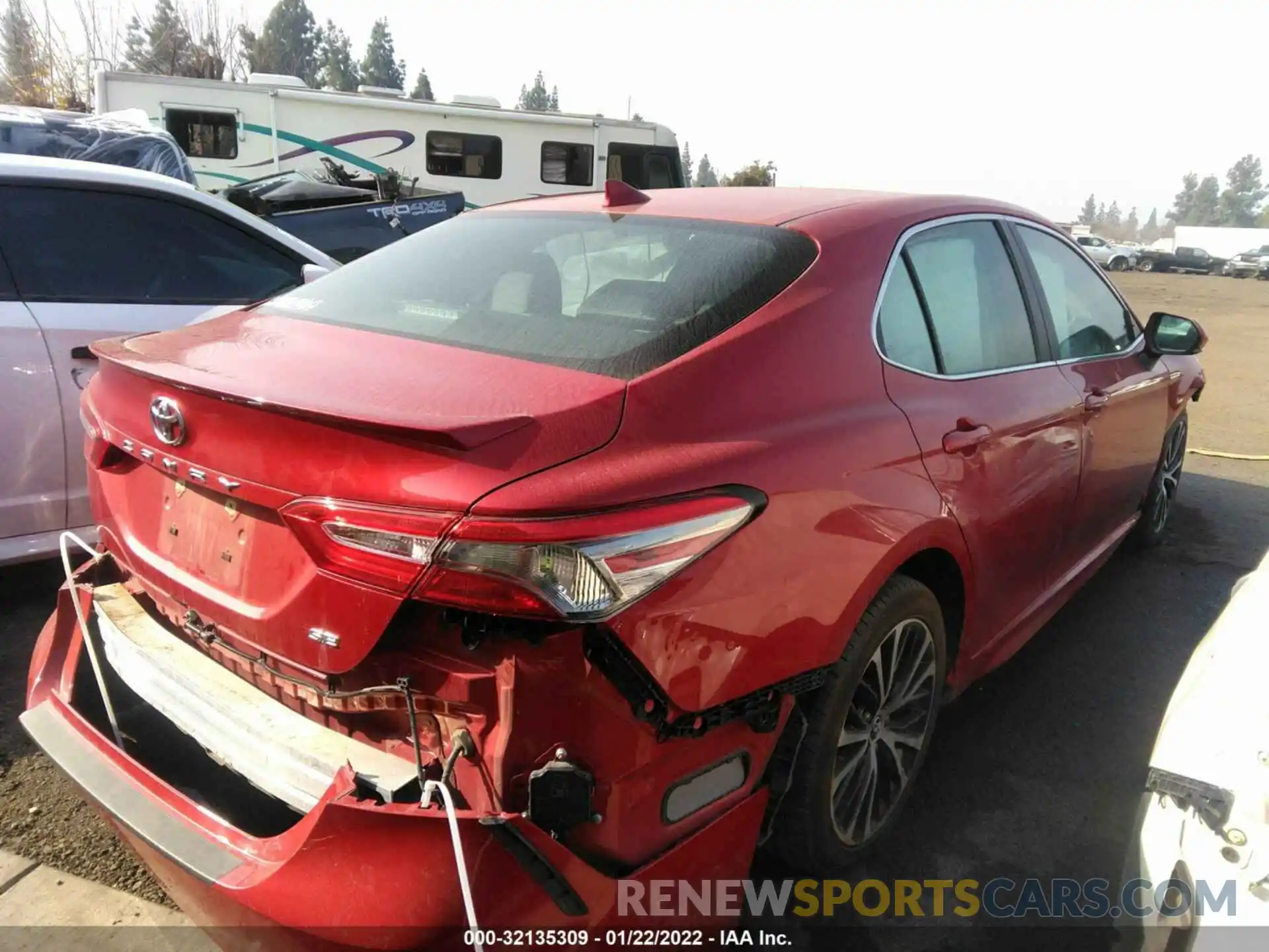 4 Фотография поврежденного автомобиля 4T1B11HK5KU281513 TOYOTA CAMRY 2019