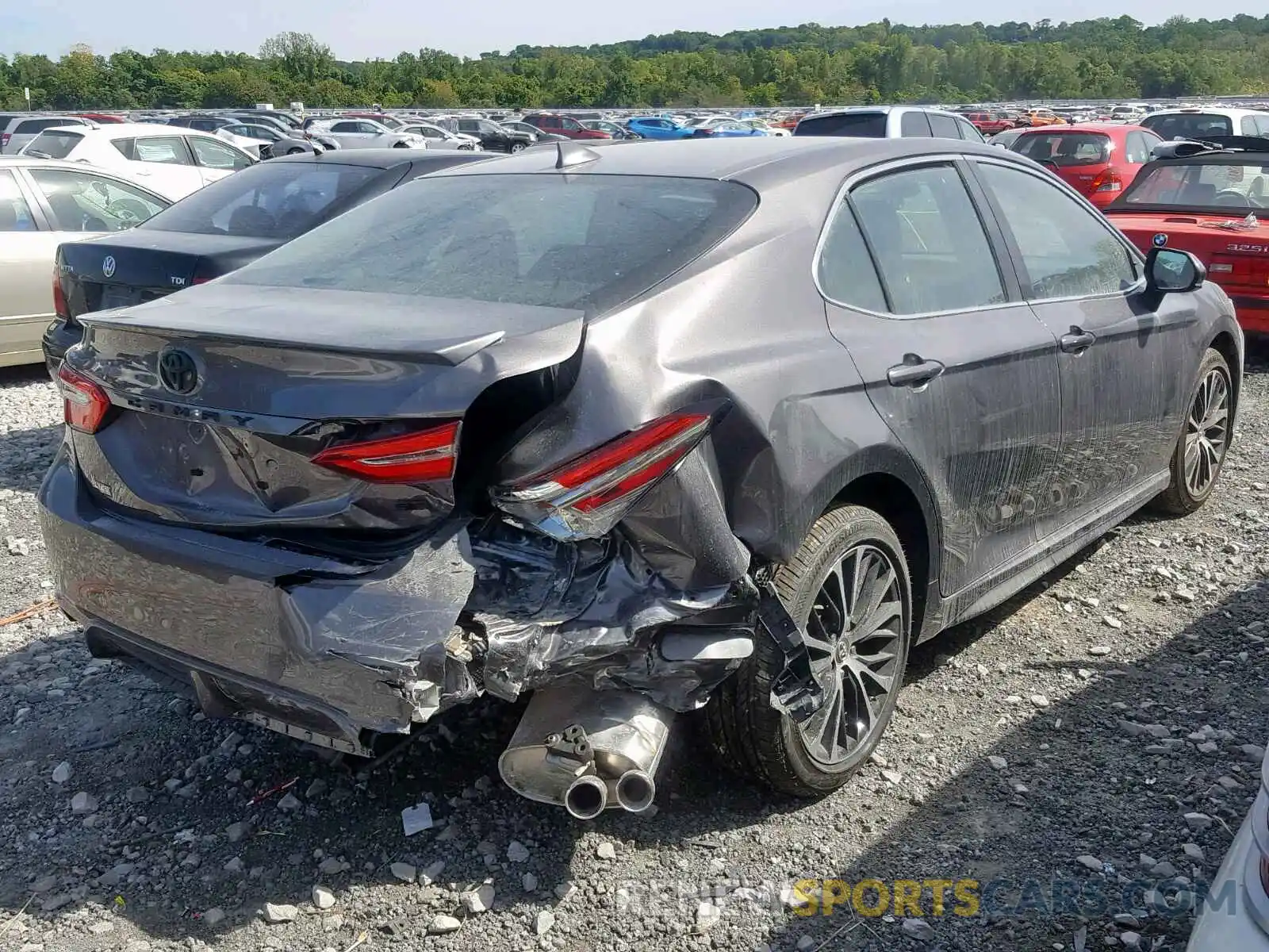 4 Фотография поврежденного автомобиля 4T1B11HK5KU282158 TOYOTA CAMRY 2019