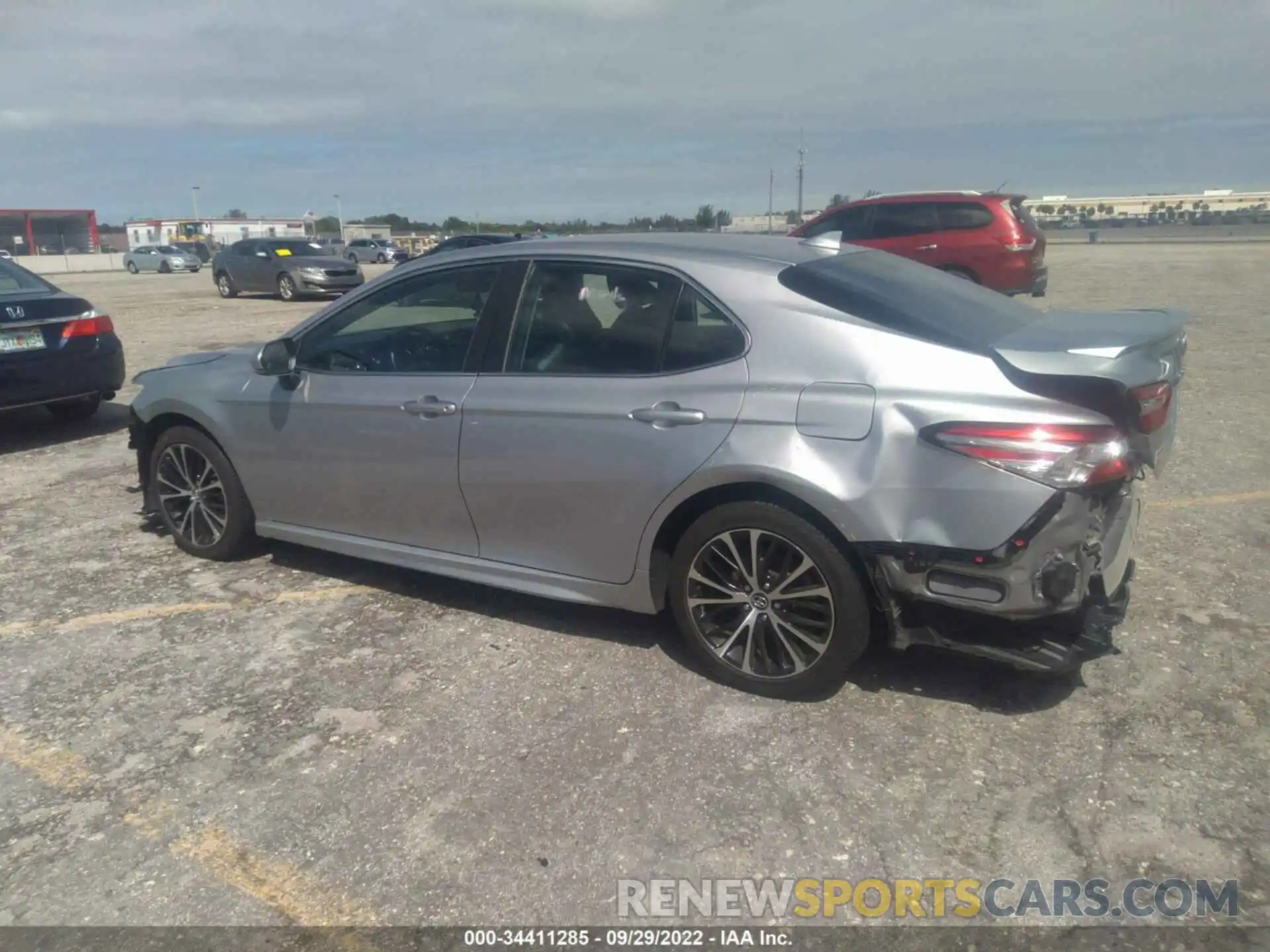 3 Photograph of a damaged car 4T1B11HK5KU283309 TOYOTA CAMRY 2019