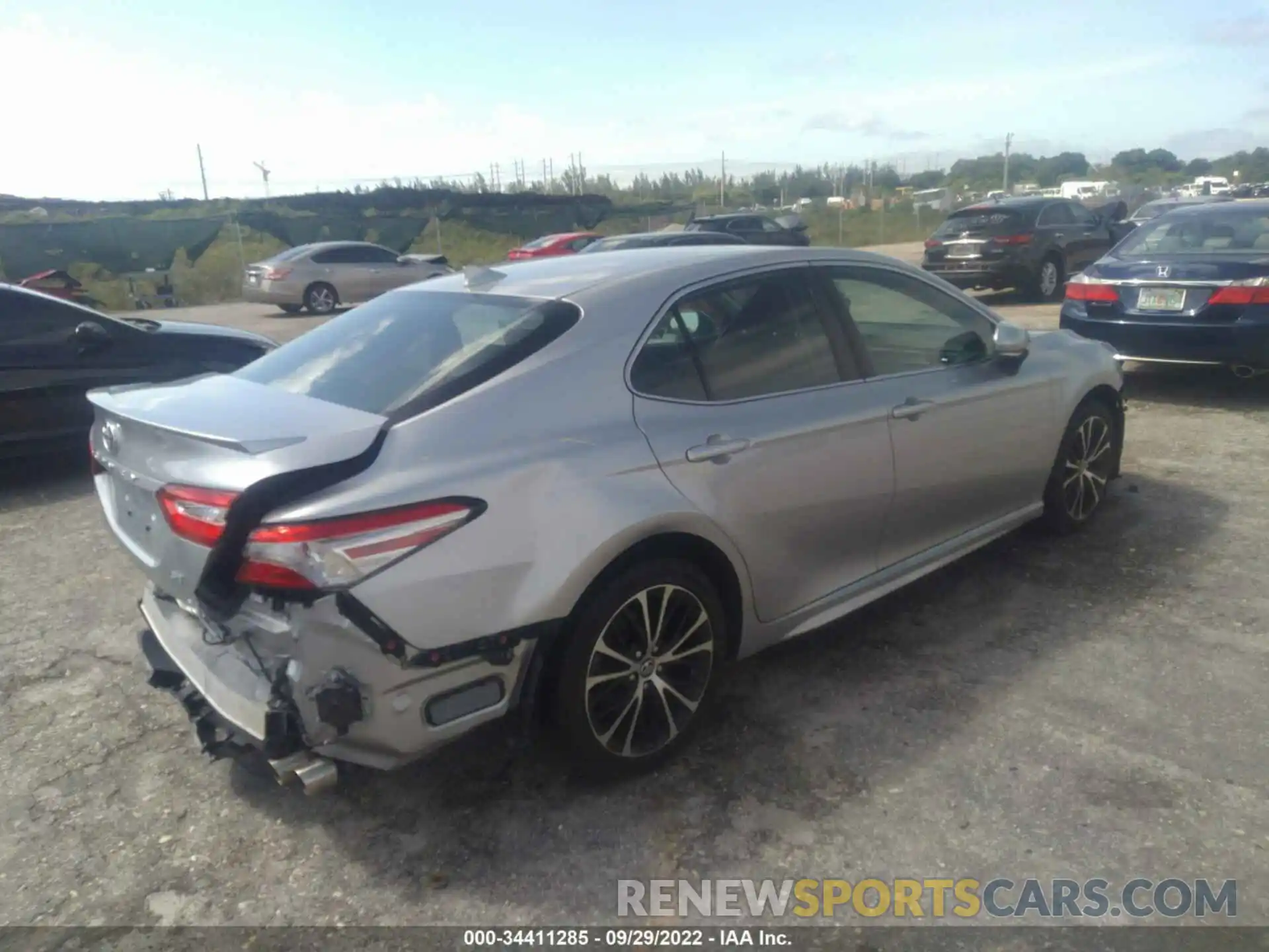 4 Photograph of a damaged car 4T1B11HK5KU283309 TOYOTA CAMRY 2019