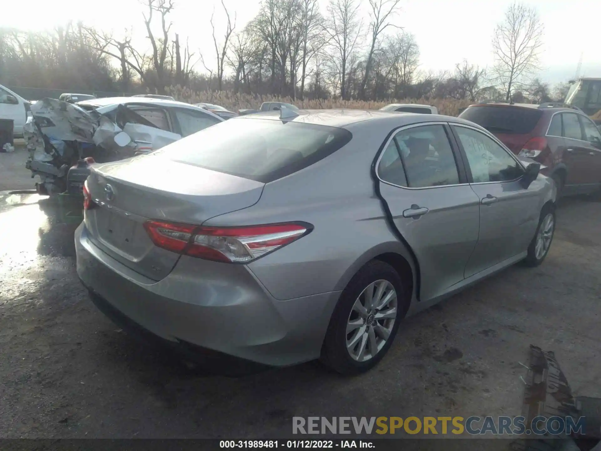 4 Фотография поврежденного автомобиля 4T1B11HK5KU283682 TOYOTA CAMRY 2019