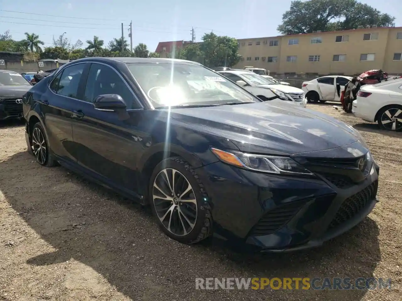 1 Photograph of a damaged car 4T1B11HK5KU284279 TOYOTA CAMRY 2019