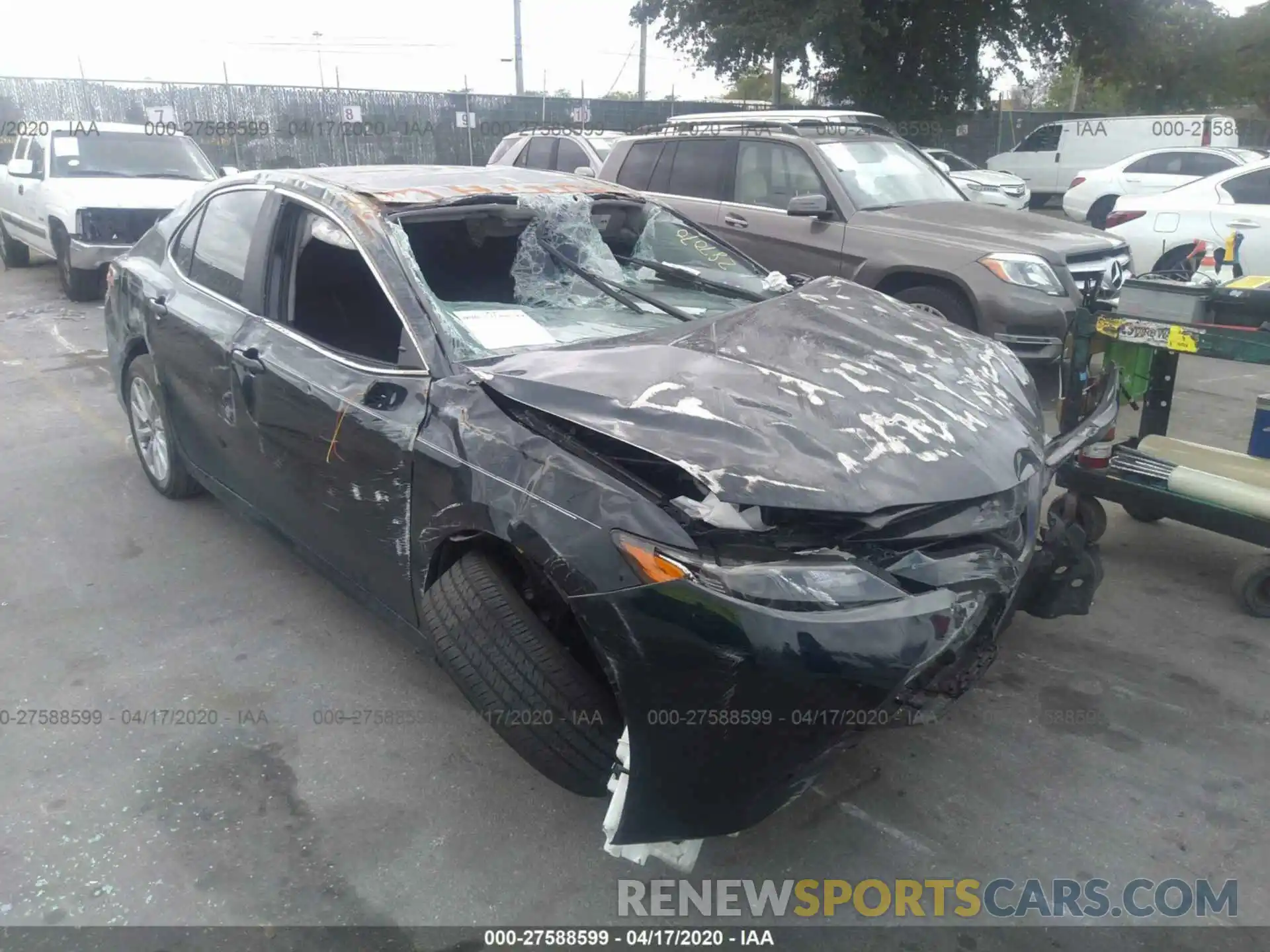 1 Photograph of a damaged car 4T1B11HK5KU287070 TOYOTA CAMRY 2019