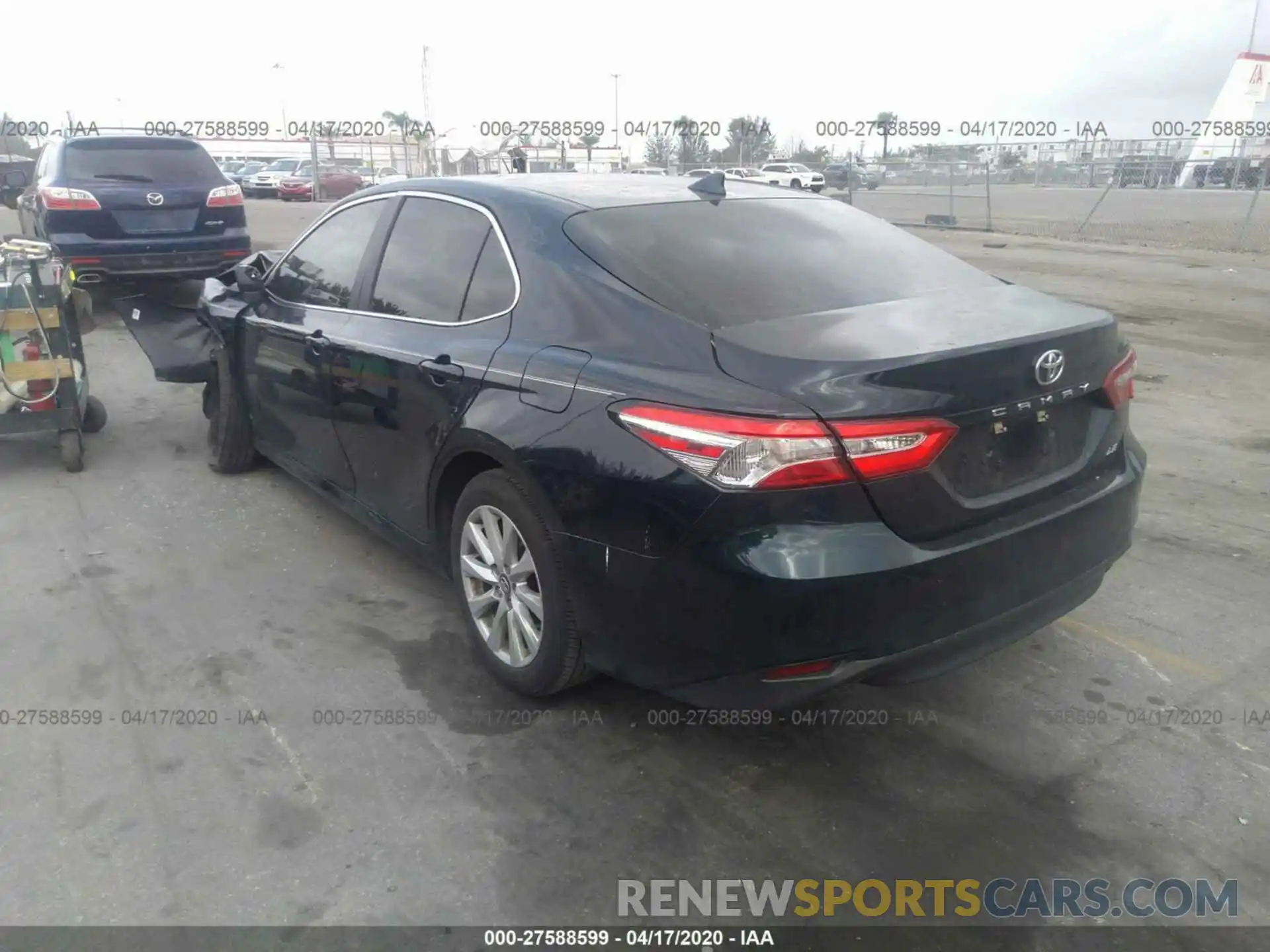 3 Фотография поврежденного автомобиля 4T1B11HK5KU287070 TOYOTA CAMRY 2019