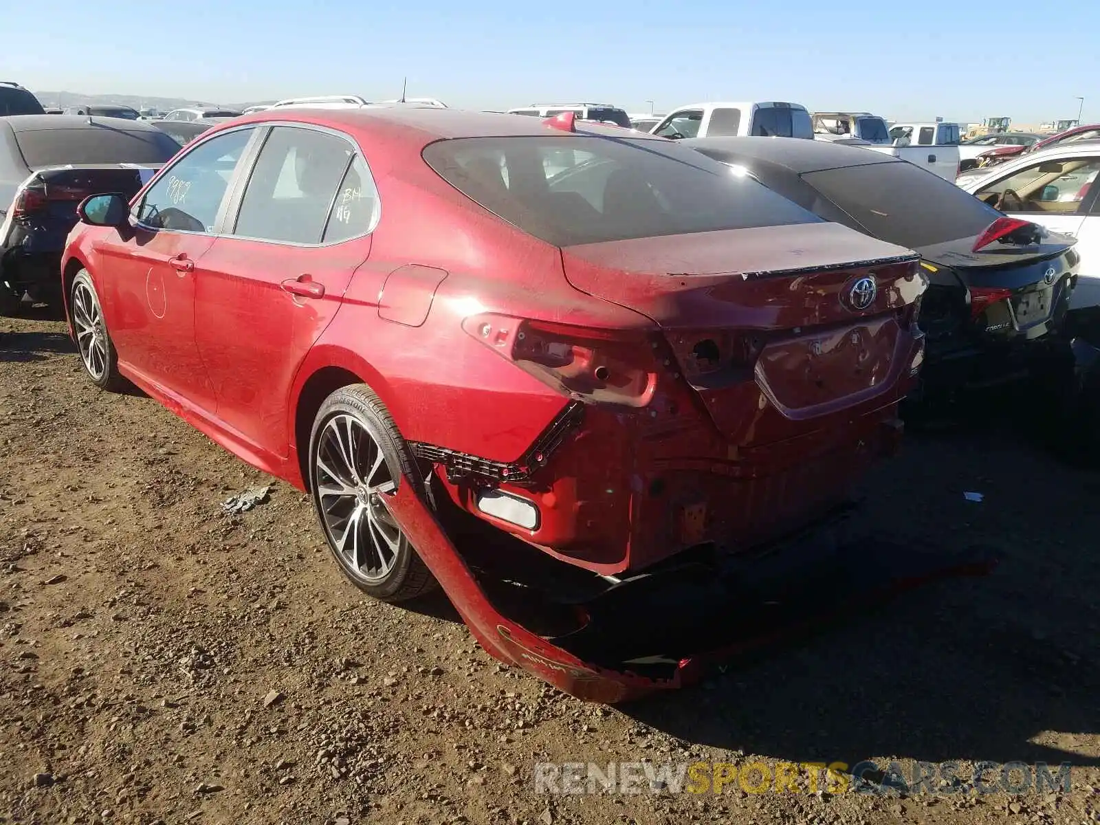 3 Фотография поврежденного автомобиля 4T1B11HK5KU287084 TOYOTA CAMRY 2019