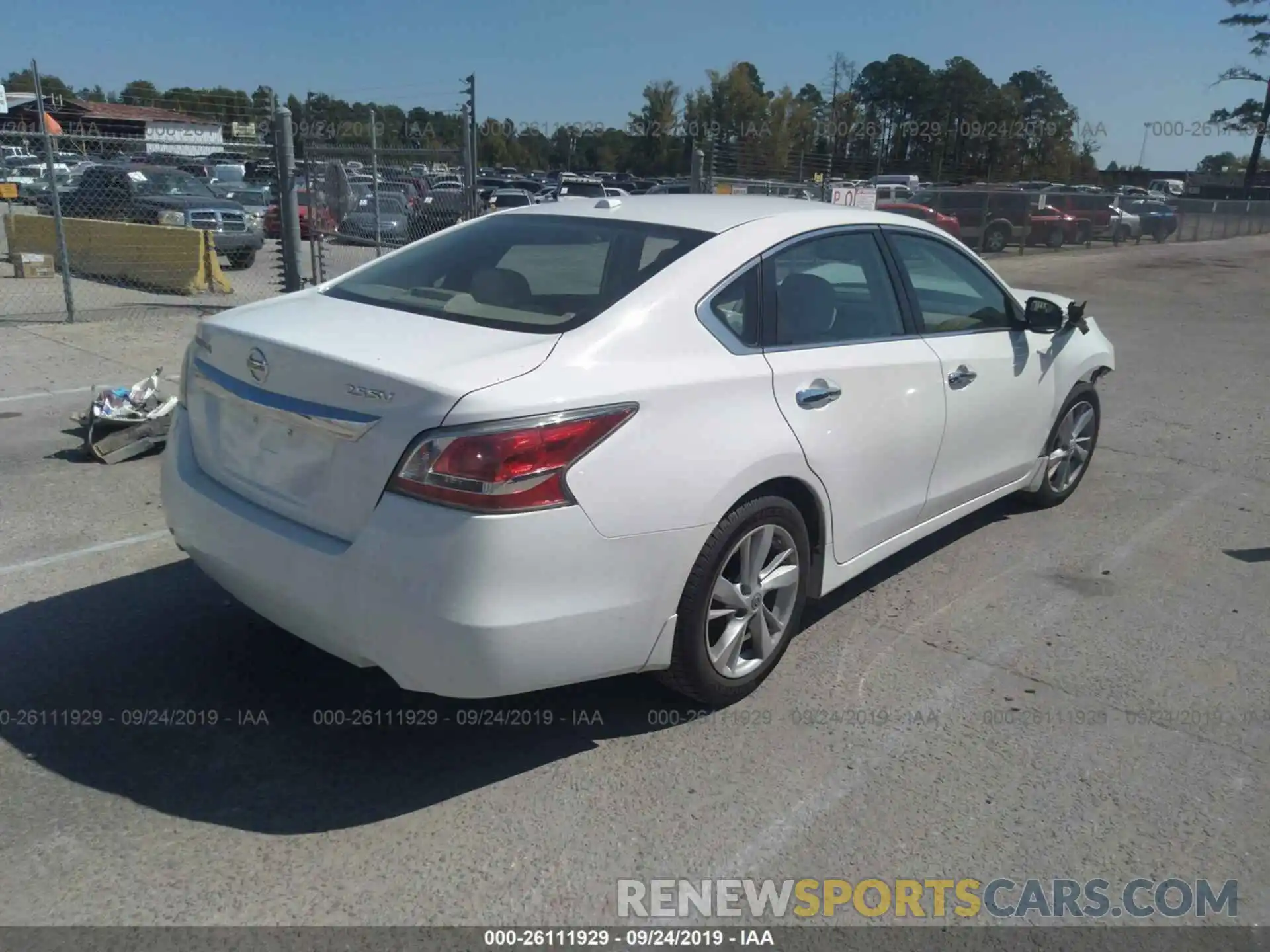 4 Photograph of a damaged car 4T1B11HK5KU288249 TOYOTA CAMRY 2019