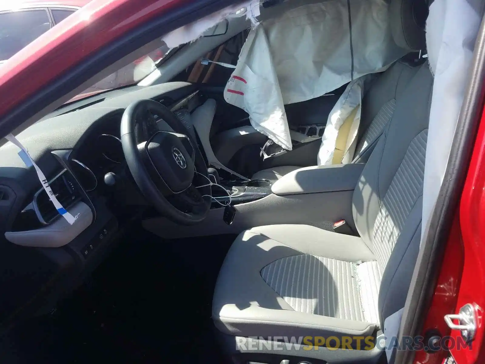 5 Photograph of a damaged car 4T1B11HK5KU289594 TOYOTA CAMRY 2019