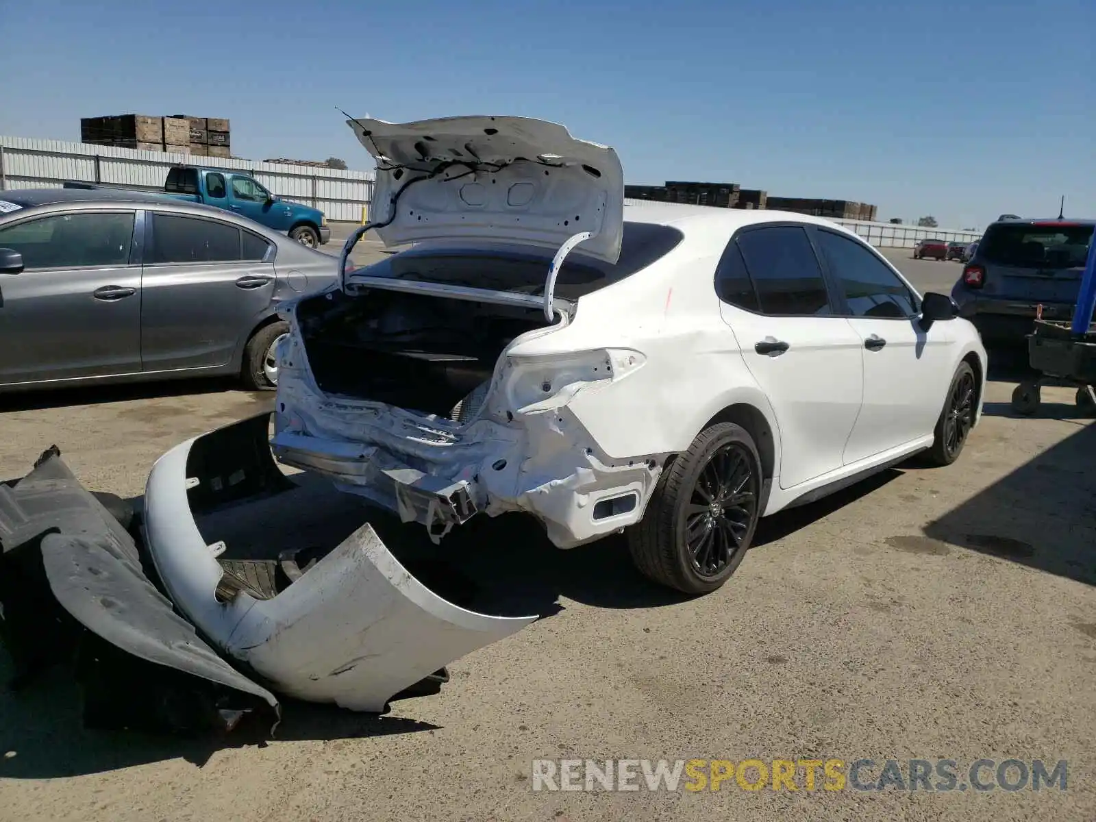 4 Photograph of a damaged car 4T1B11HK5KU289952 TOYOTA CAMRY 2019