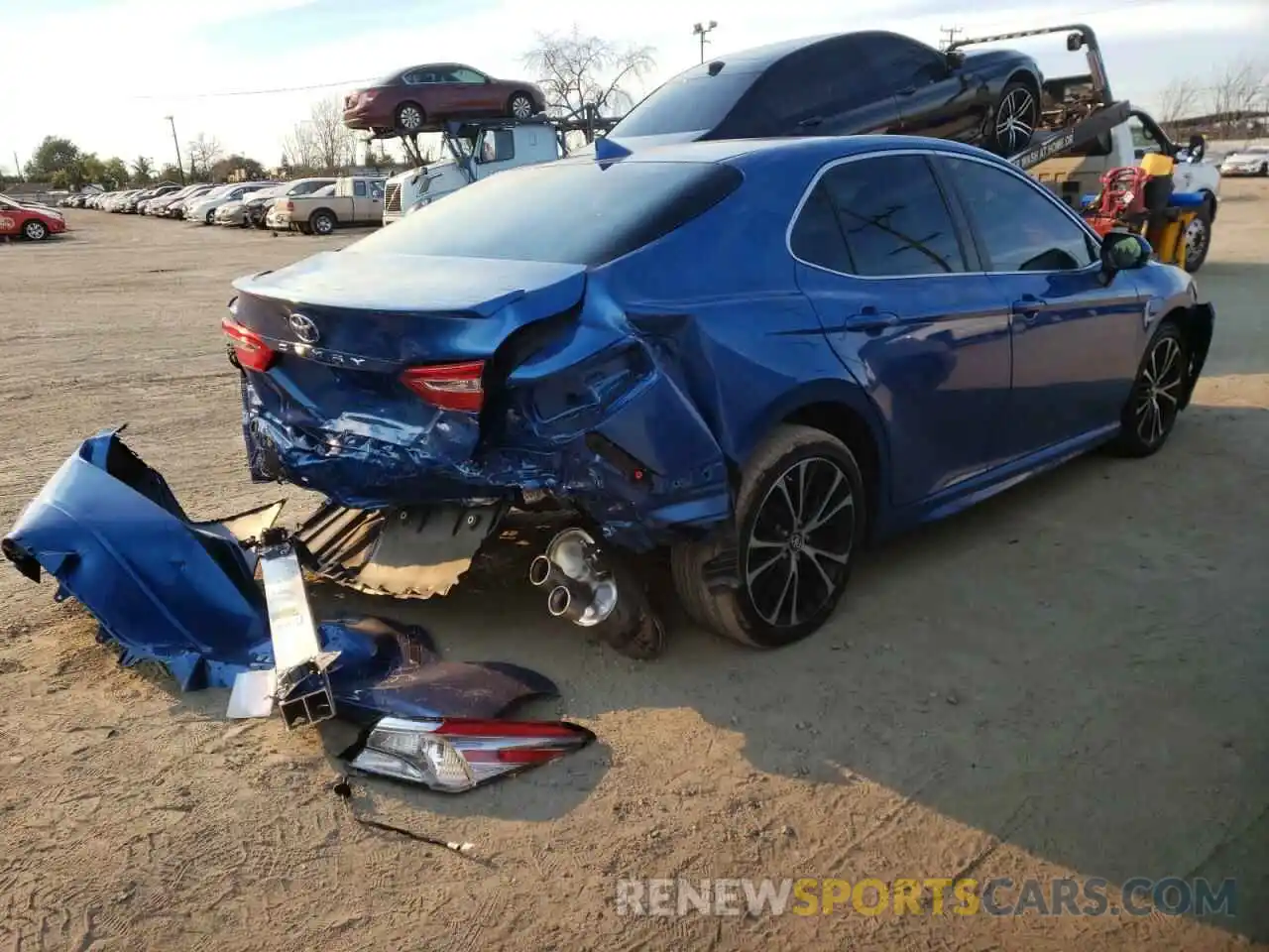 4 Photograph of a damaged car 4T1B11HK5KU291393 TOYOTA CAMRY 2019