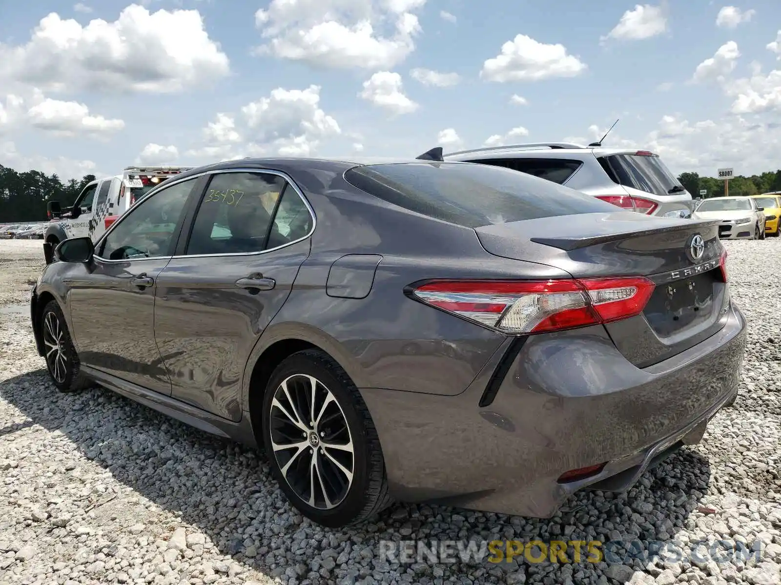 3 Photograph of a damaged car 4T1B11HK5KU295542 TOYOTA CAMRY 2019