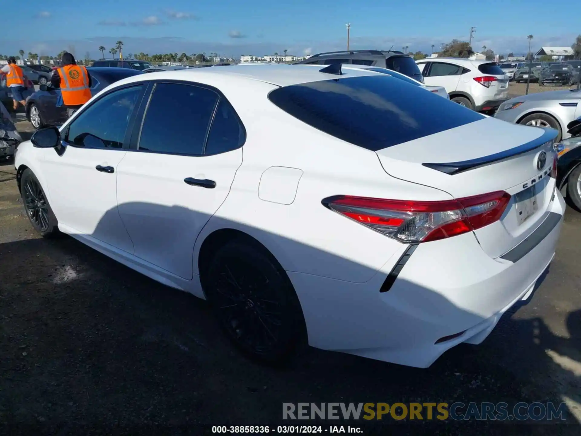 15 Photograph of a damaged car 4T1B11HK5KU296500 TOYOTA CAMRY 2019