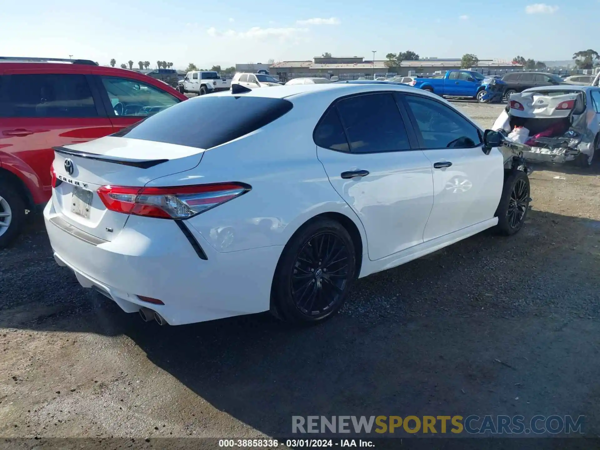 4 Photograph of a damaged car 4T1B11HK5KU296500 TOYOTA CAMRY 2019