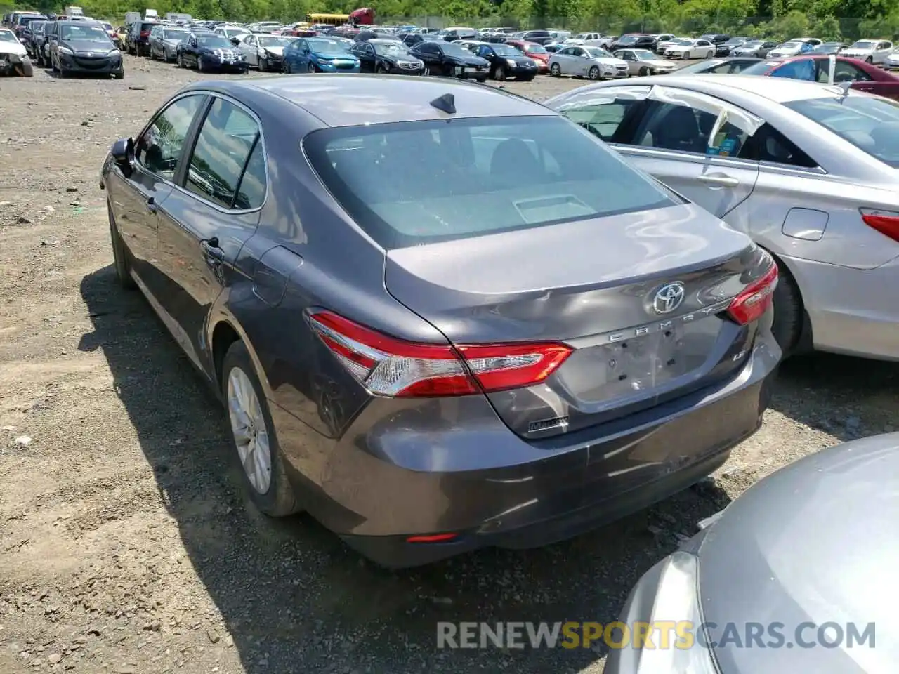 3 Photograph of a damaged car 4T1B11HK5KU679594 TOYOTA CAMRY 2019