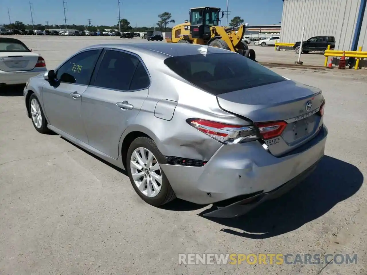 3 Photograph of a damaged car 4T1B11HK5KU680745 TOYOTA CAMRY 2019