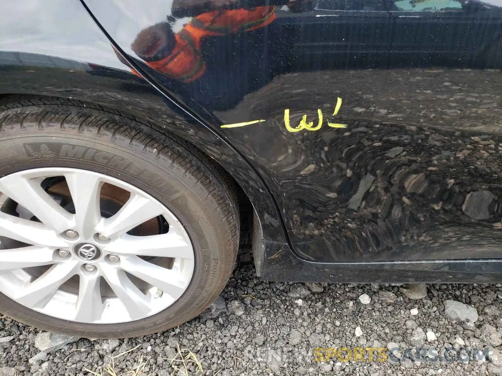 9 Photograph of a damaged car 4T1B11HK5KU681345 TOYOTA CAMRY 2019