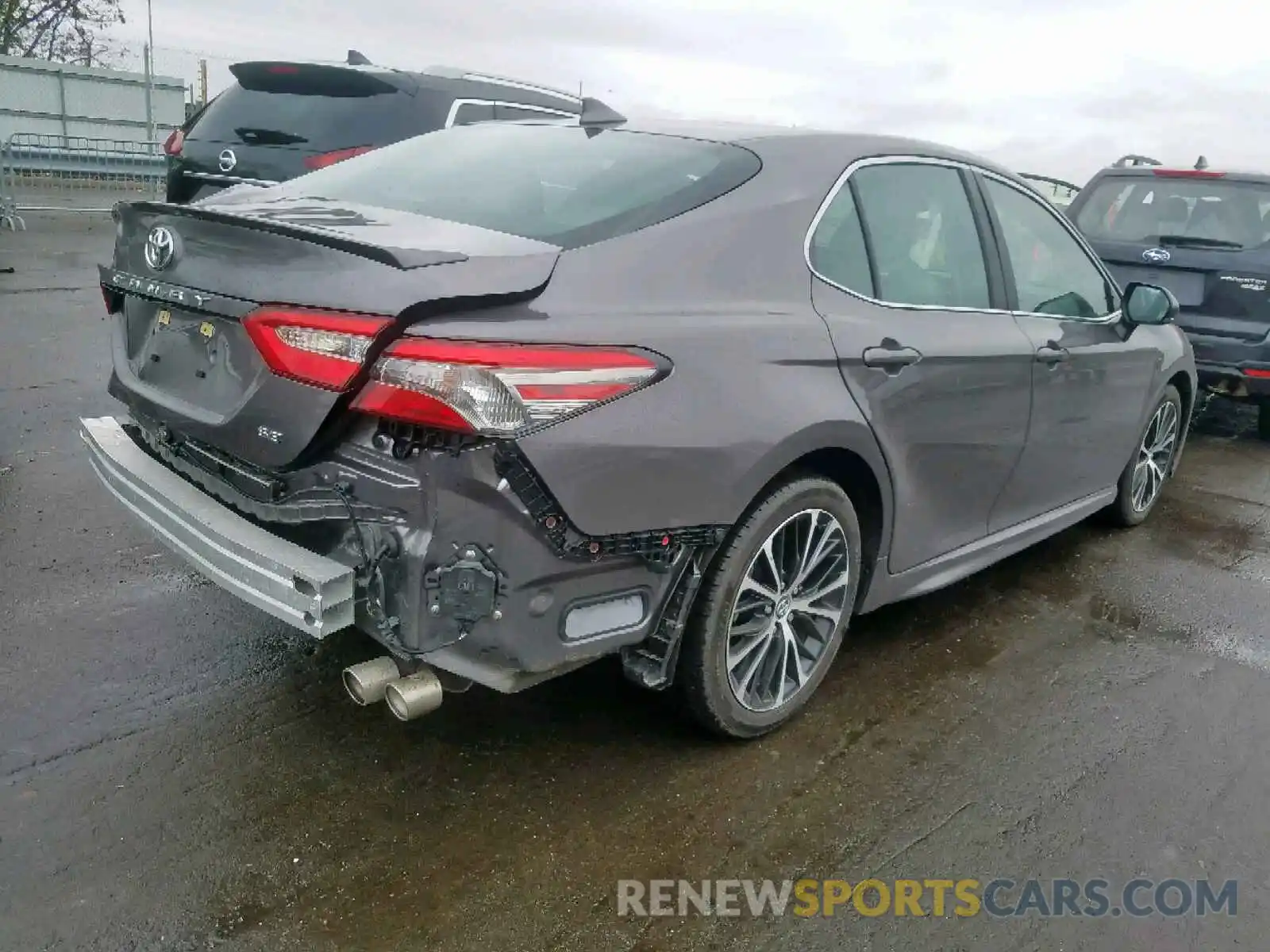 4 Photograph of a damaged car 4T1B11HK5KU681443 TOYOTA CAMRY 2019