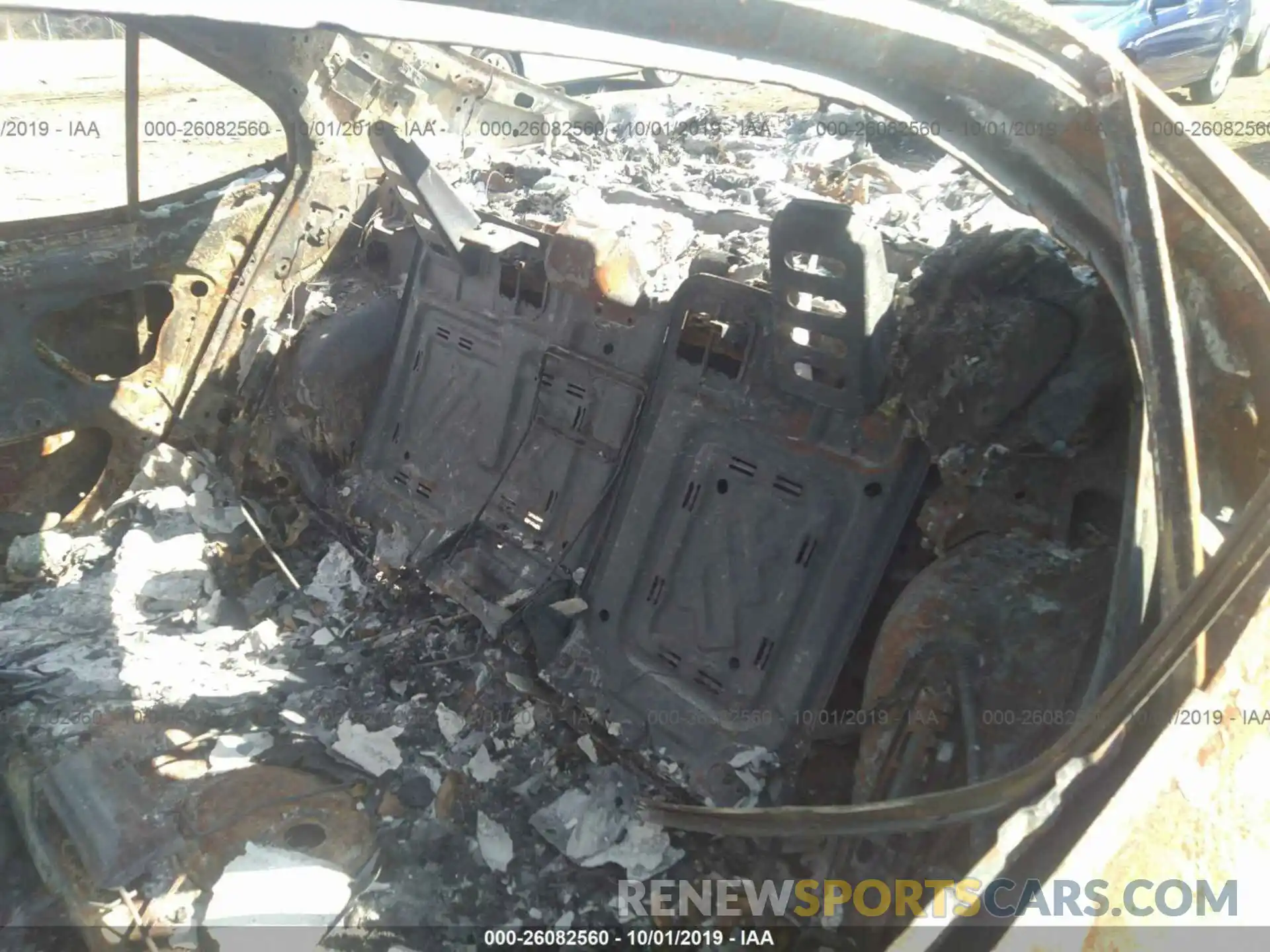 8 Photograph of a damaged car 4T1B11HK5KU682155 TOYOTA CAMRY 2019