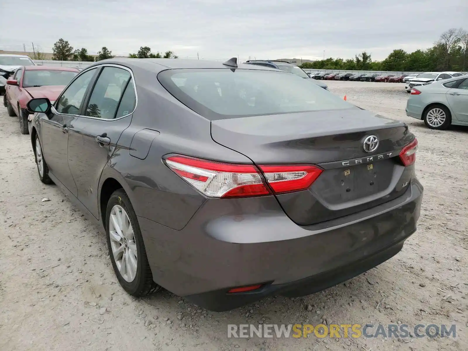 3 Photograph of a damaged car 4T1B11HK5KU682320 TOYOTA CAMRY 2019