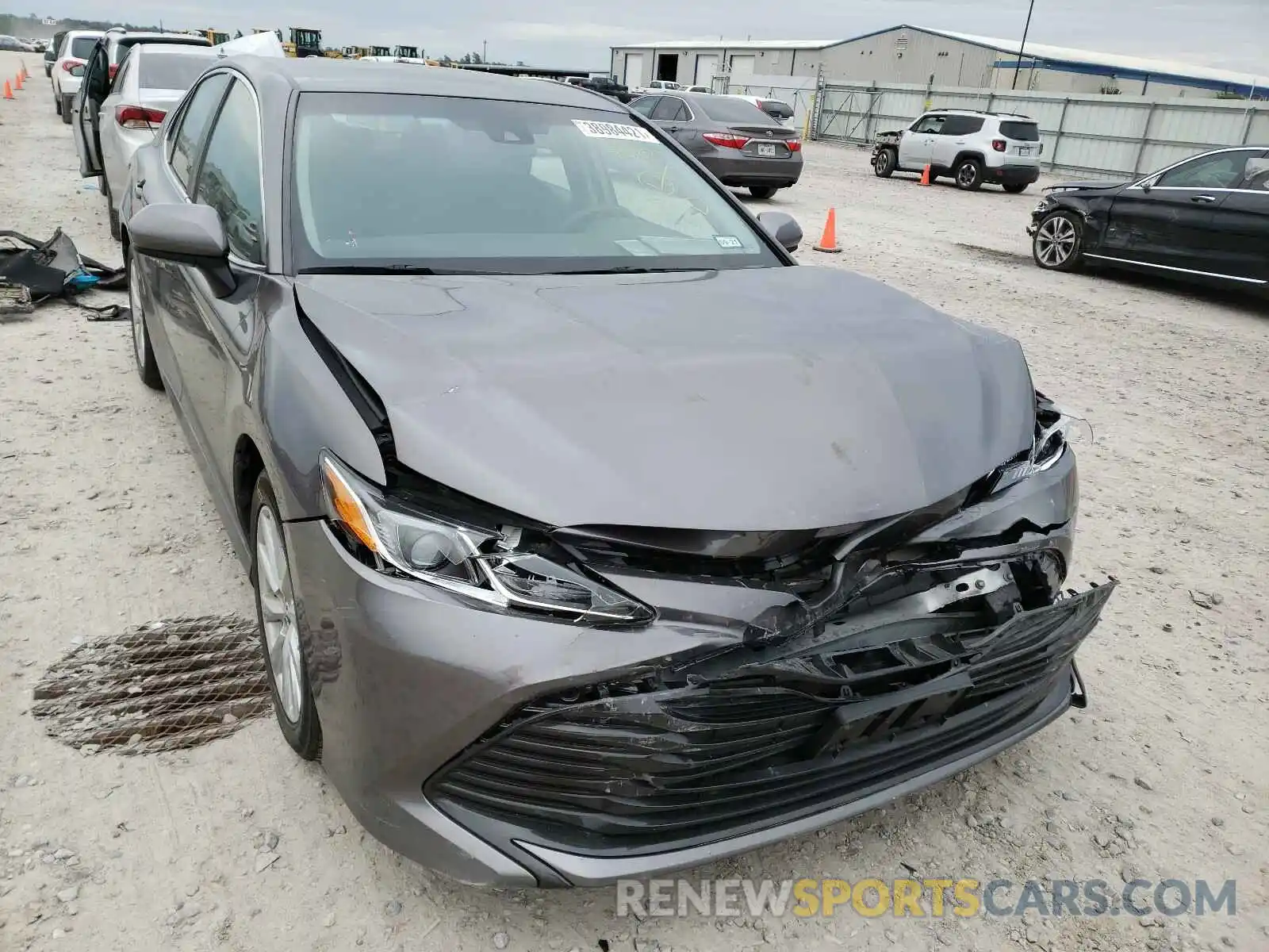 9 Photograph of a damaged car 4T1B11HK5KU682320 TOYOTA CAMRY 2019