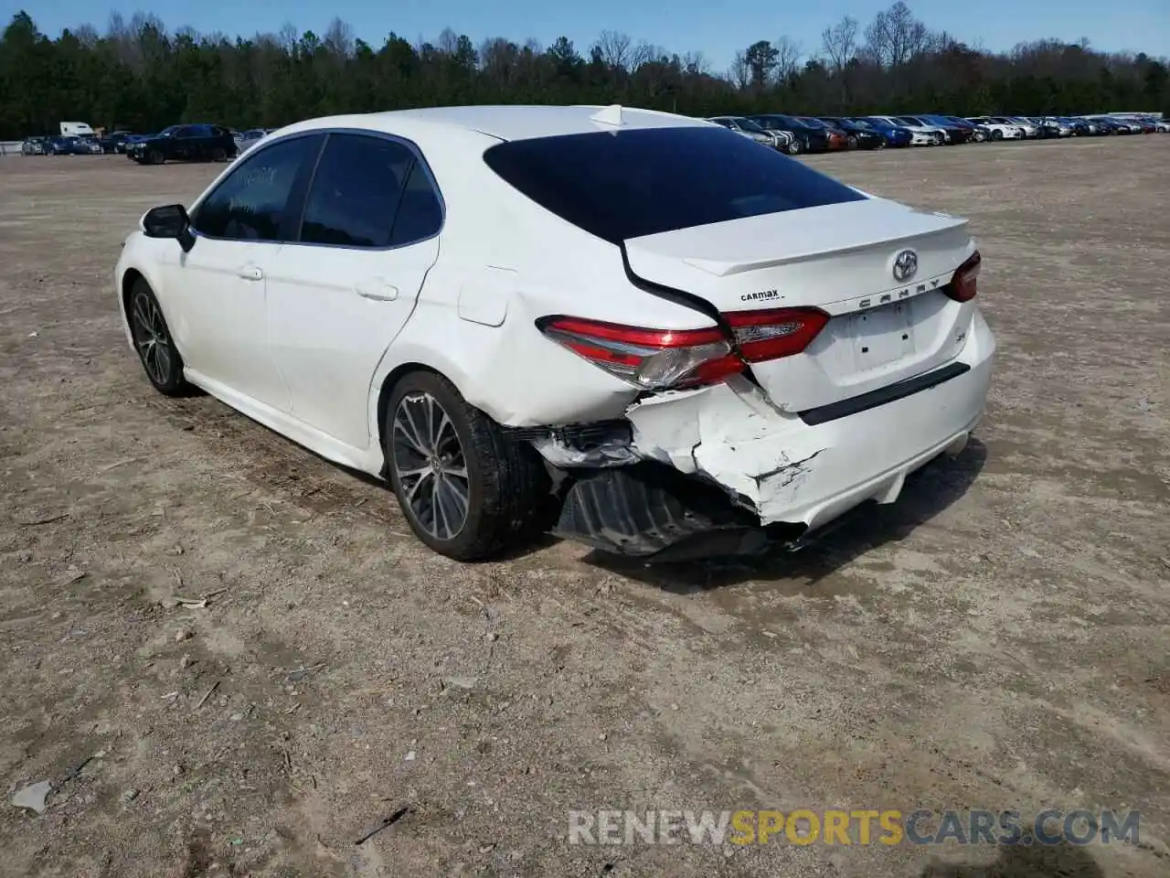 3 Photograph of a damaged car 4T1B11HK5KU682530 TOYOTA CAMRY 2019