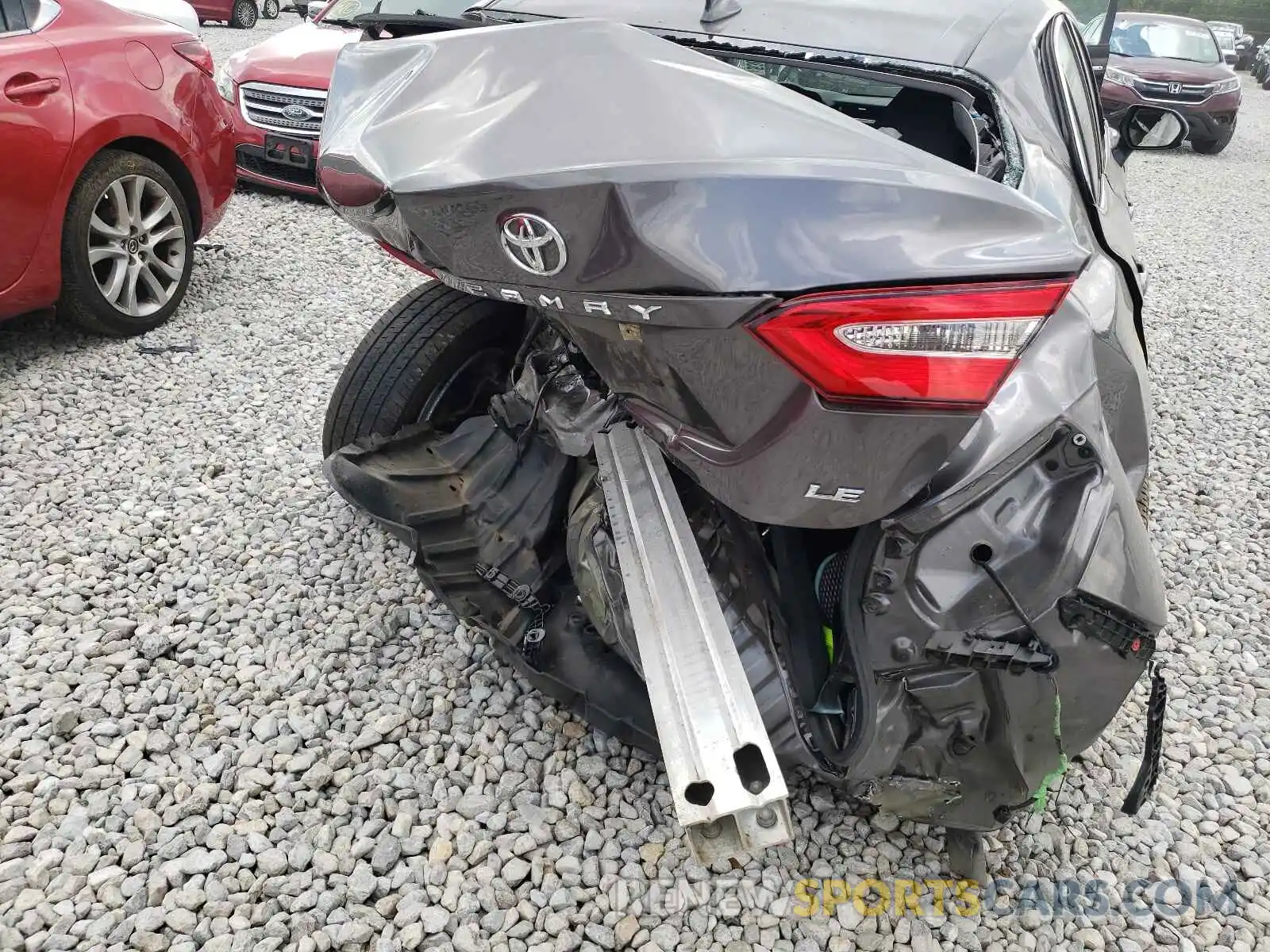 9 Photograph of a damaged car 4T1B11HK5KU682964 TOYOTA CAMRY 2019