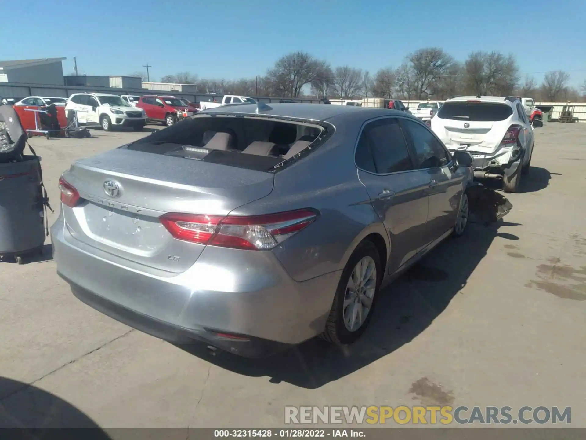 4 Photograph of a damaged car 4T1B11HK5KU684083 TOYOTA CAMRY 2019