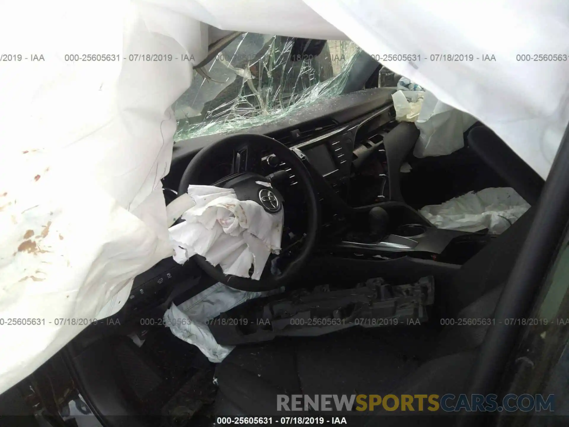 5 Photograph of a damaged car 4T1B11HK5KU684150 TOYOTA CAMRY 2019