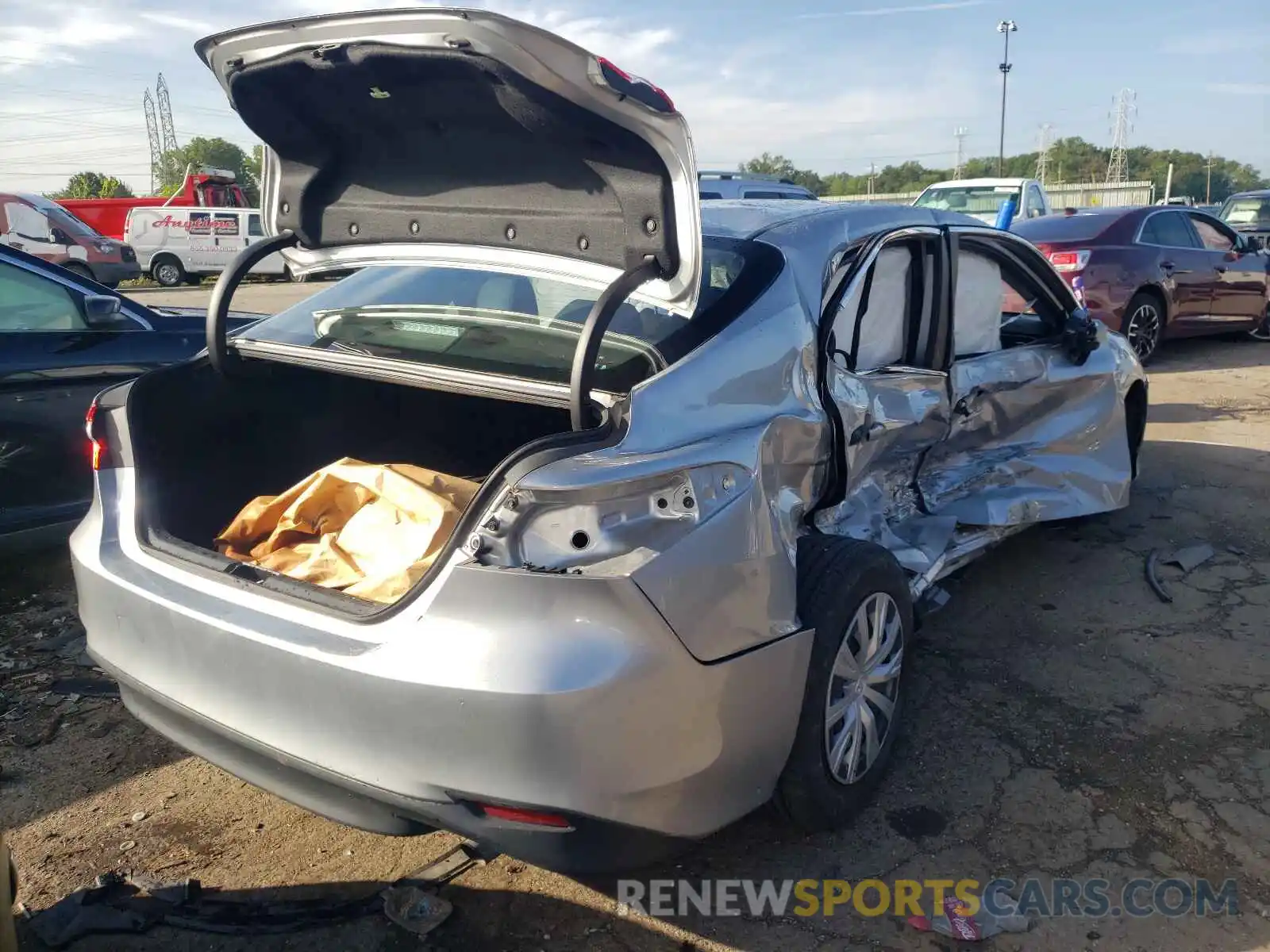 4 Photograph of a damaged car 4T1B11HK5KU684522 TOYOTA CAMRY 2019