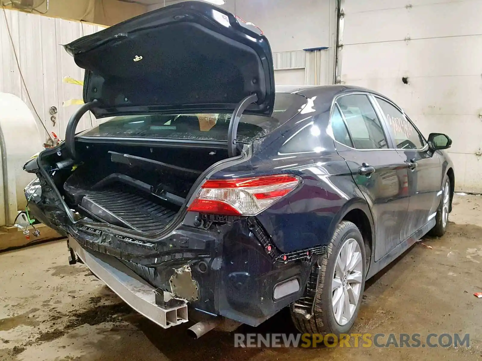 4 Photograph of a damaged car 4T1B11HK5KU684696 TOYOTA CAMRY 2019