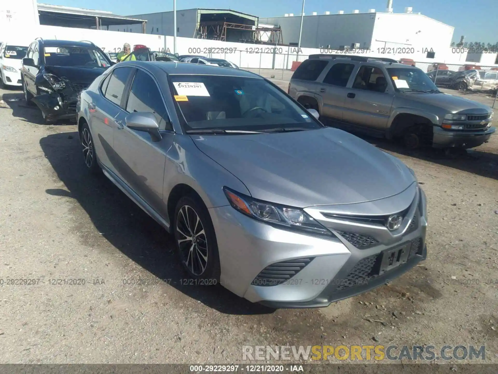 1 Photograph of a damaged car 4T1B11HK5KU684925 TOYOTA CAMRY 2019