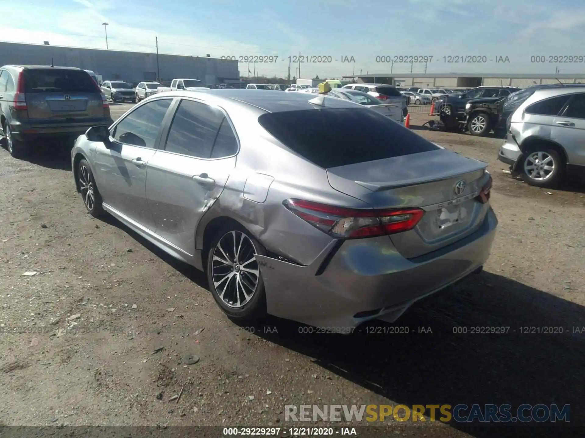 3 Фотография поврежденного автомобиля 4T1B11HK5KU684925 TOYOTA CAMRY 2019