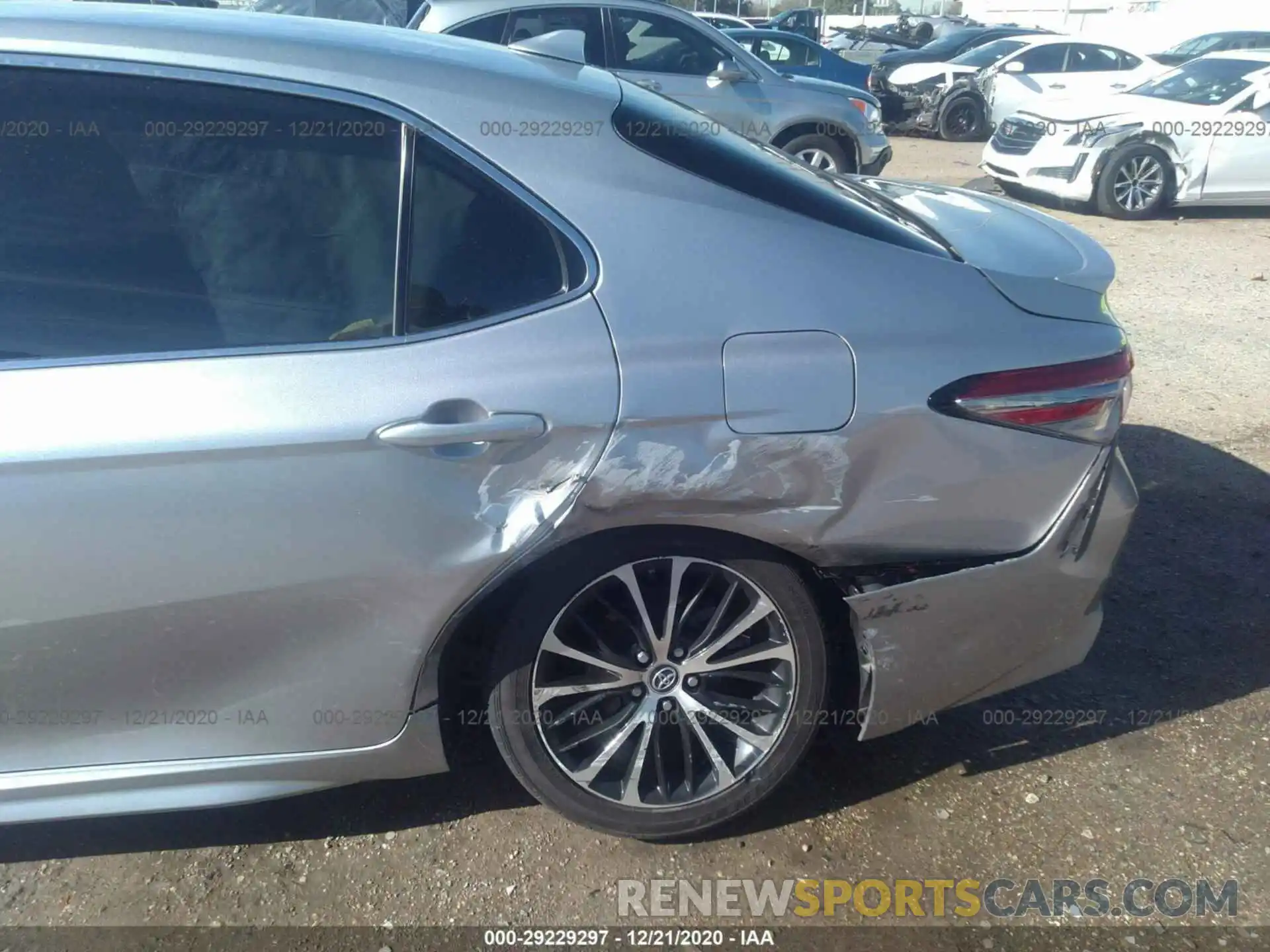 6 Photograph of a damaged car 4T1B11HK5KU684925 TOYOTA CAMRY 2019