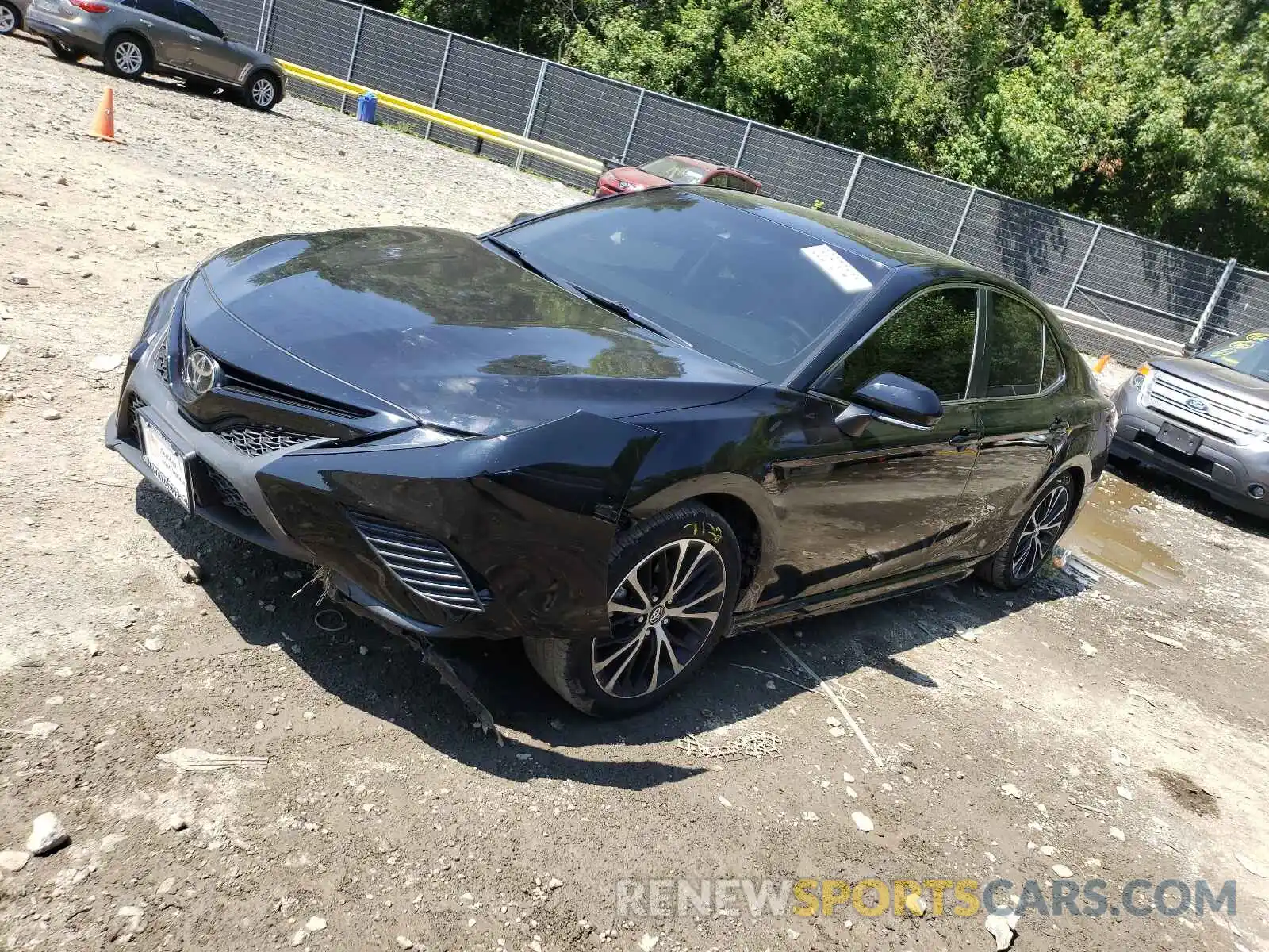 2 Photograph of a damaged car 4T1B11HK5KU685024 TOYOTA CAMRY 2019