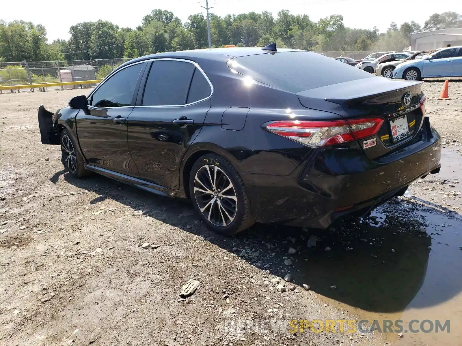 3 Photograph of a damaged car 4T1B11HK5KU685024 TOYOTA CAMRY 2019