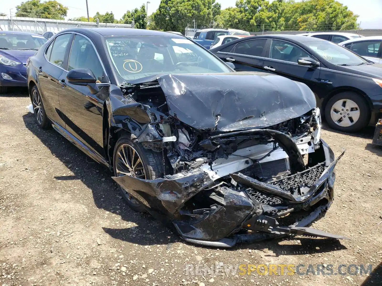 1 Photograph of a damaged car 4T1B11HK5KU685542 TOYOTA CAMRY 2019