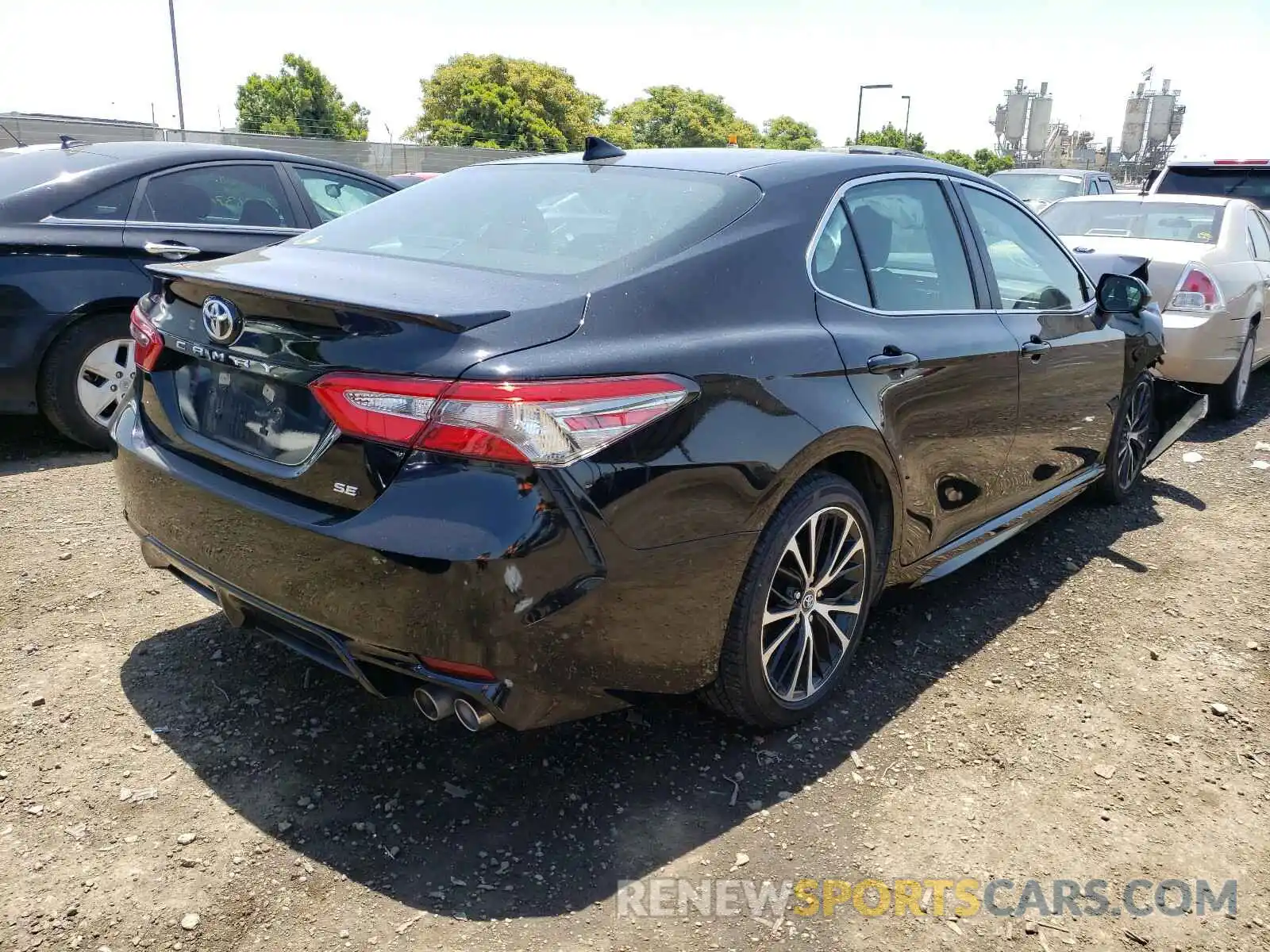 4 Photograph of a damaged car 4T1B11HK5KU685542 TOYOTA CAMRY 2019