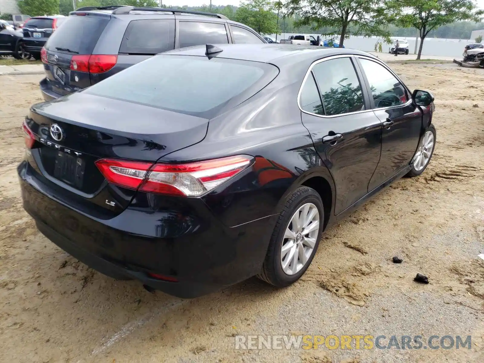 4 Photograph of a damaged car 4T1B11HK5KU685590 TOYOTA CAMRY 2019