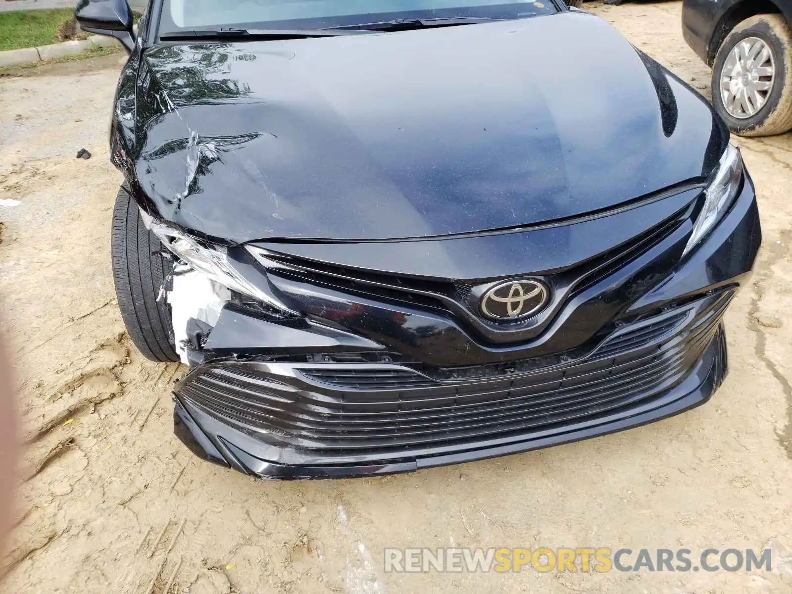 9 Photograph of a damaged car 4T1B11HK5KU685590 TOYOTA CAMRY 2019