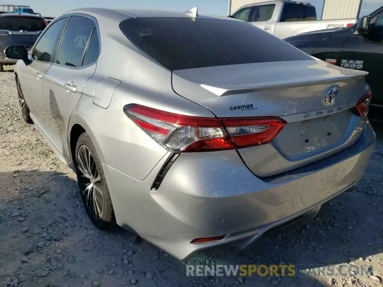 3 Photograph of a damaged car 4T1B11HK5KU685606 TOYOTA CAMRY 2019