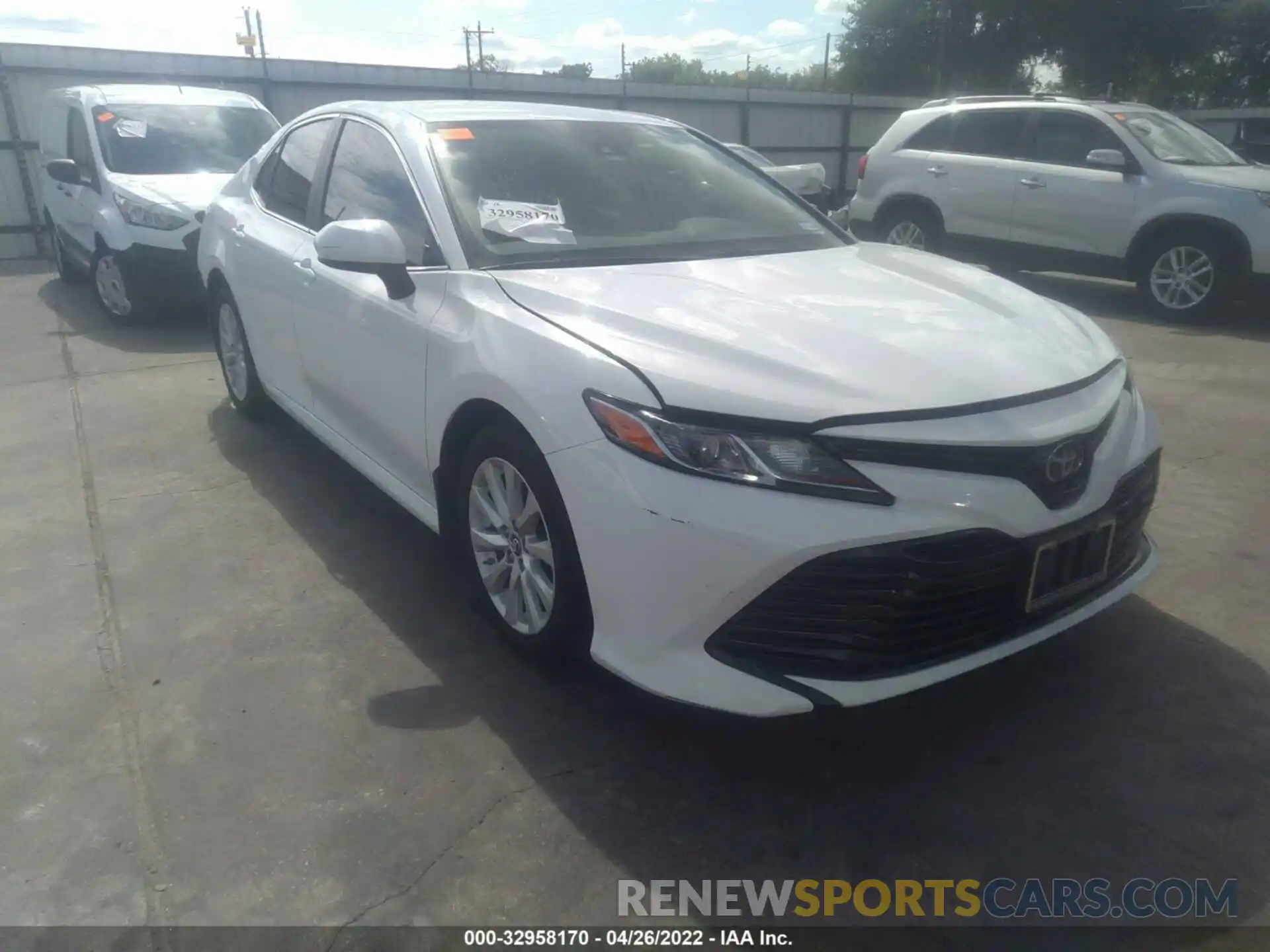 1 Photograph of a damaged car 4T1B11HK5KU686433 TOYOTA CAMRY 2019