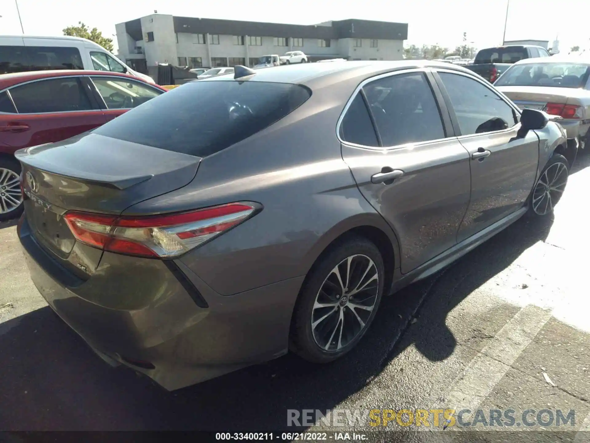 4 Фотография поврежденного автомобиля 4T1B11HK5KU687582 TOYOTA CAMRY 2019