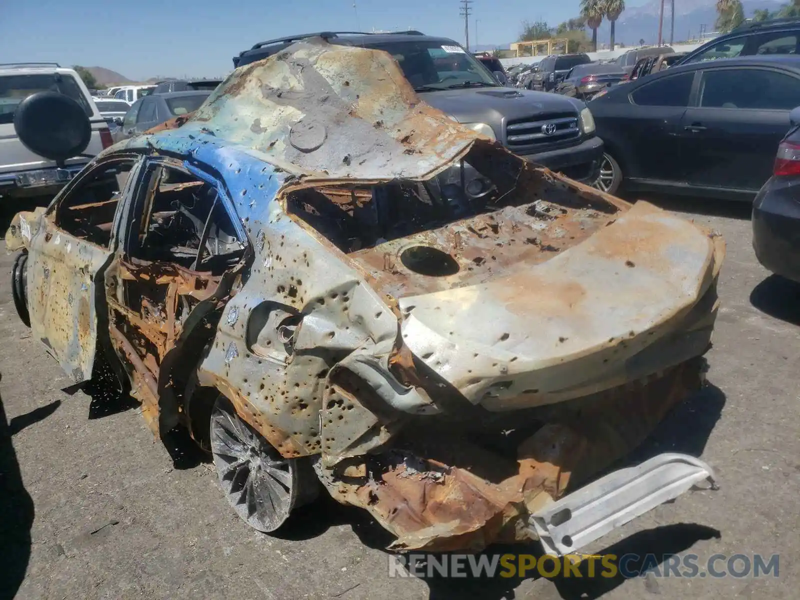 3 Photograph of a damaged car 4T1B11HK5KU688554 TOYOTA CAMRY 2019