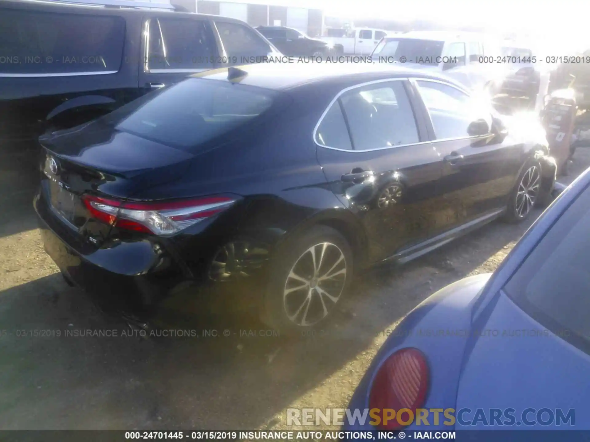 4 Photograph of a damaged car 4T1B11HK5KU689915 TOYOTA CAMRY 2019