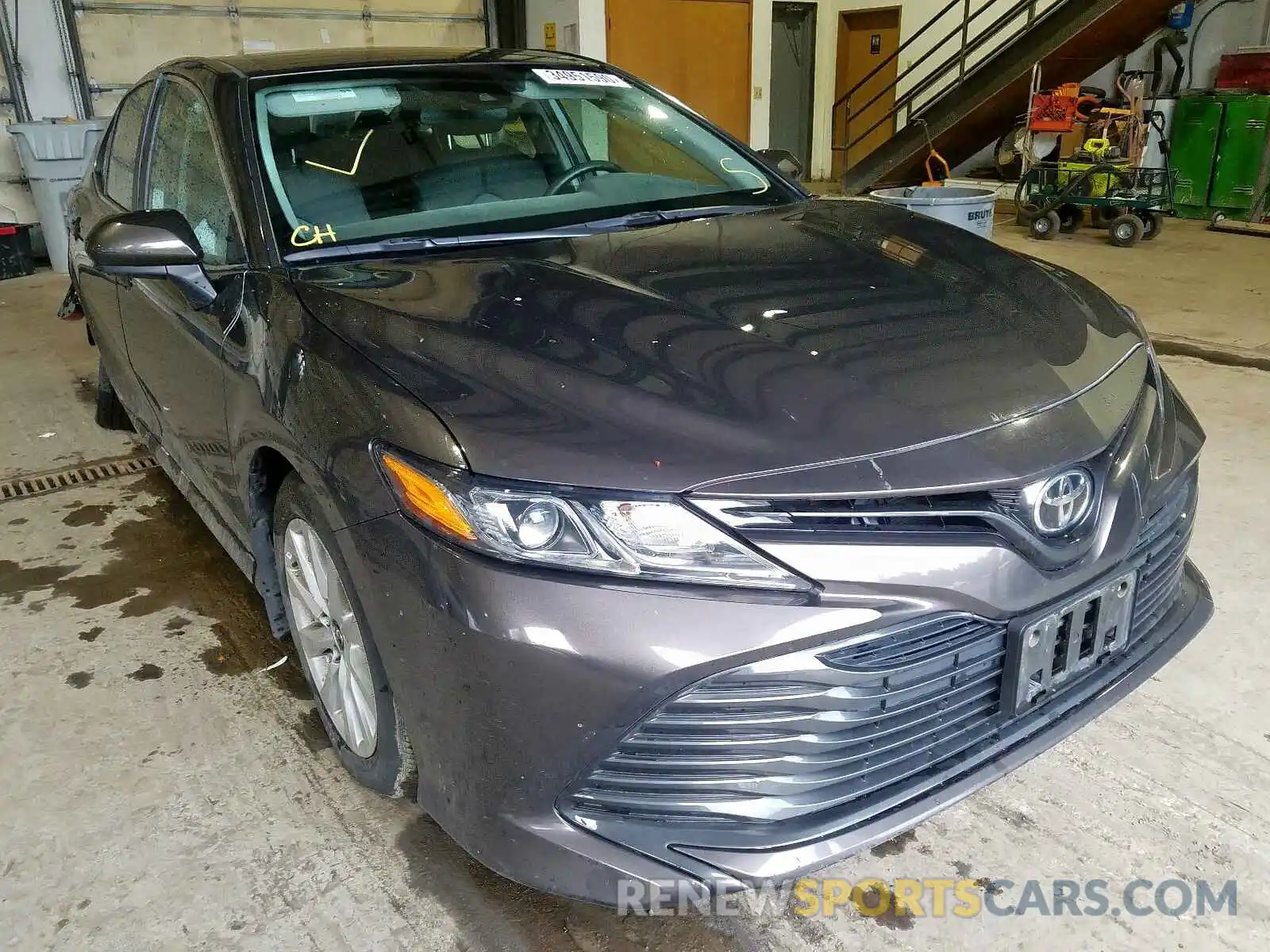 1 Photograph of a damaged car 4T1B11HK5KU690420 TOYOTA CAMRY 2019