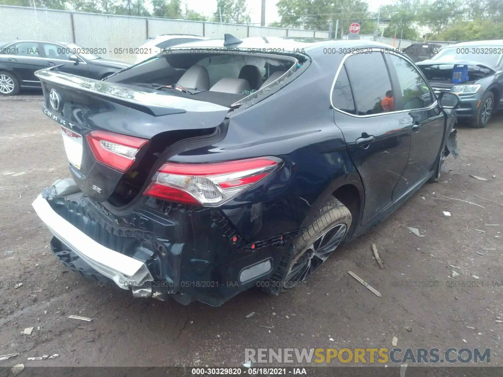 4 Фотография поврежденного автомобиля 4T1B11HK5KU691261 TOYOTA CAMRY 2019